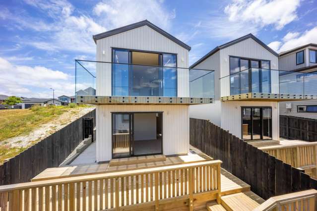 Brand New, Modern Living With Sea View