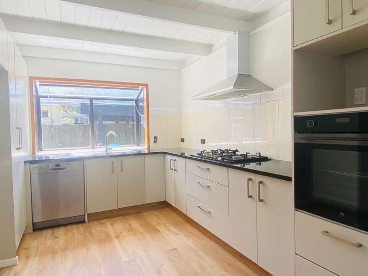16 Woodhall Road Epsom_5
