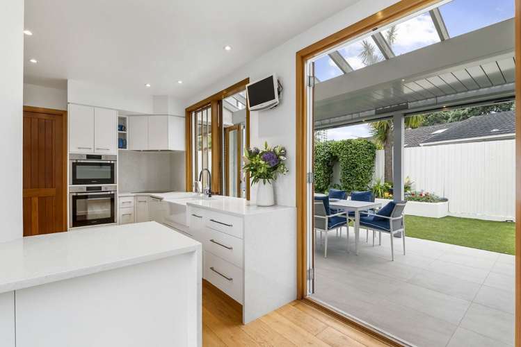 2/14 Sanders Avenue Takapuna_3