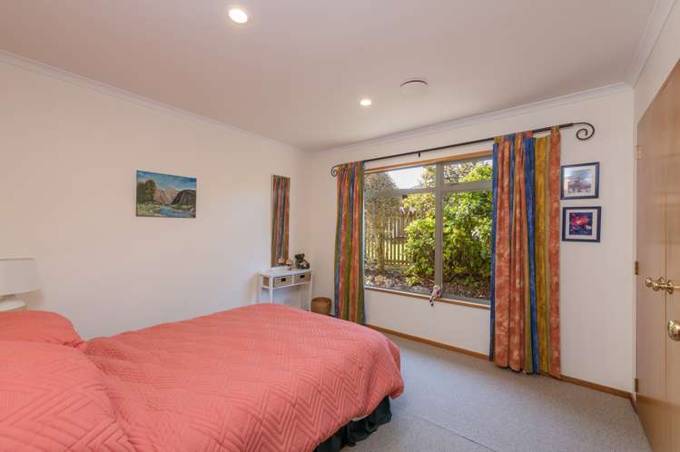 32 Saint James Avenue Richmond_13