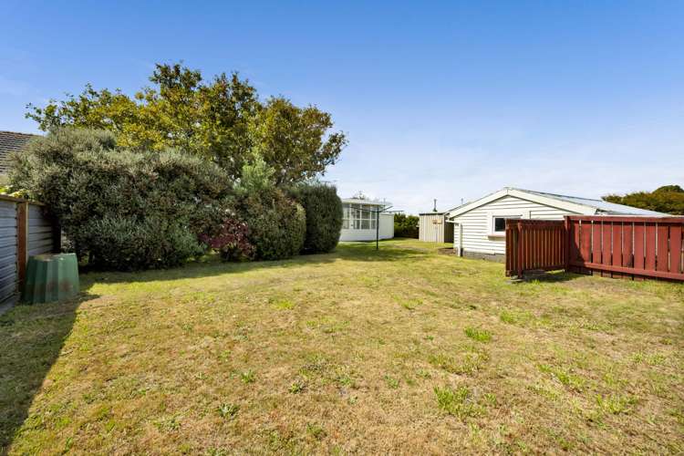 2 Acourt Street Hawera_23