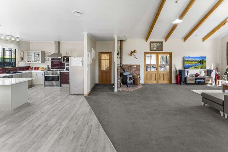 245 The Coastal Highway Redwood Valley_17