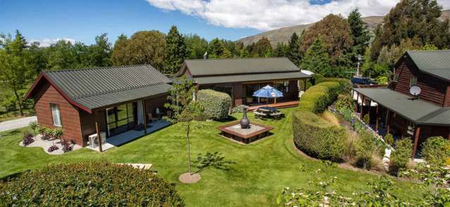 Alpine View - A Secluded Wanaka Sanctuary