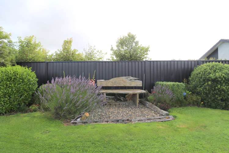 21 Sunrise Drive Seaward Bush_40