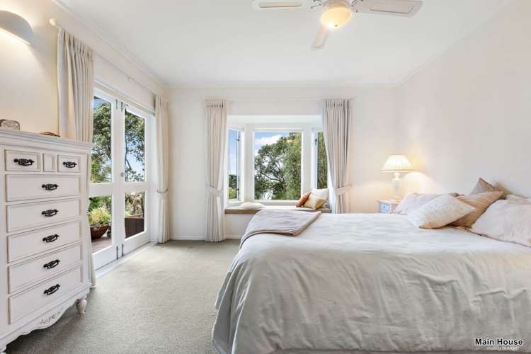 183 Beach Road Castor Bay_10