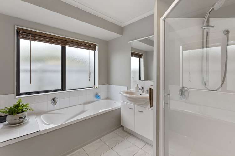 15 Percy Kinsman Crescent Riverstone Terraces_13