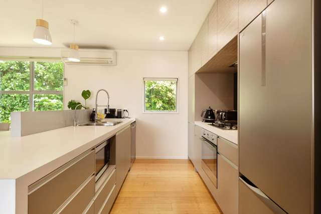 20 Saddleback Grove Karori_3