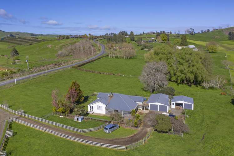 124 Happy Valley Road Wharepuhunga_25