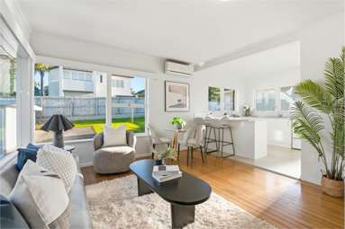 3/6 Corunna Road_2