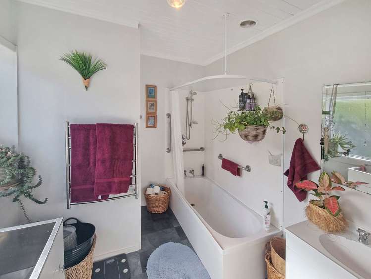 188 Stafford Street Hokitika_15