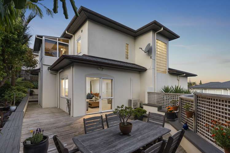1/104A Beach Road Castor Bay_18