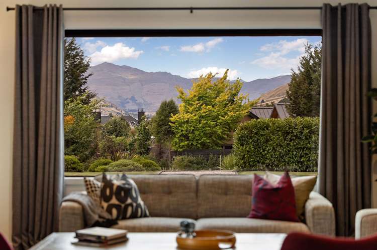 13 Hovingham Court Jacks Point_1