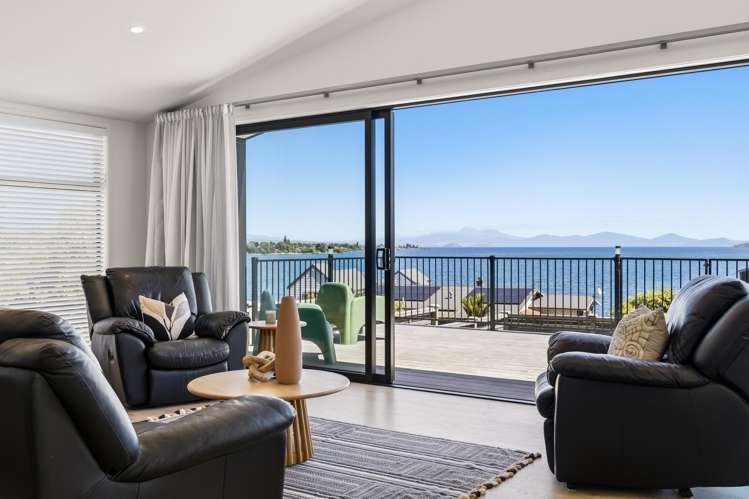 184A Lake Terrace Hilltop_1