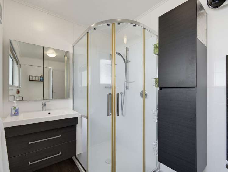 31 Longburn Road Henderson_18