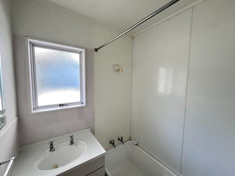 1/21 Maywood Crescent Glen Eden_6