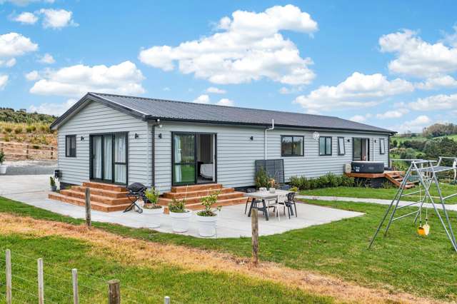 Beautifully Finished Modern Masterpiece