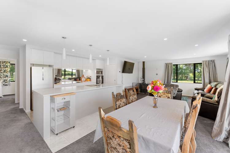 81 Halls Road Pahiatua_5