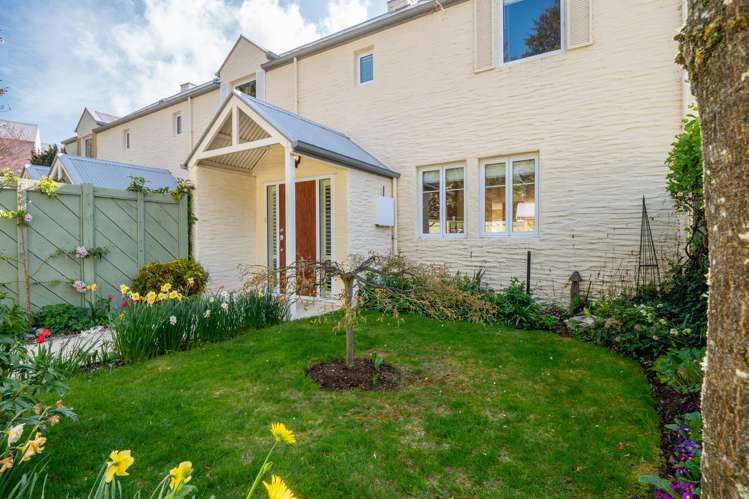 15 Fox's Rush Arrowtown_12