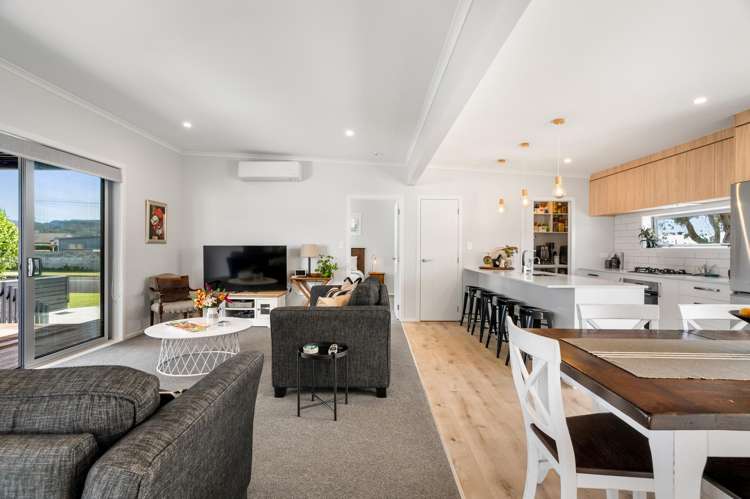 215A Ocean Road Whangamata_6