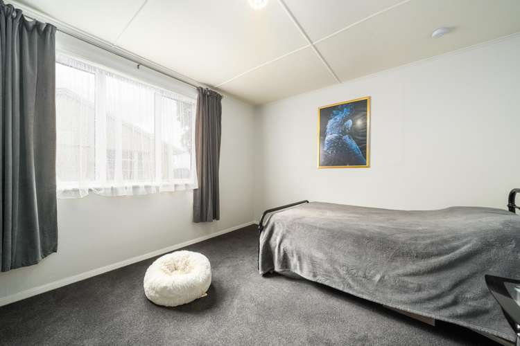 18 Northumberland Street Cannons Creek_8