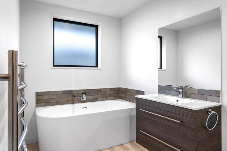 43 Henshaw Street Woodend_19