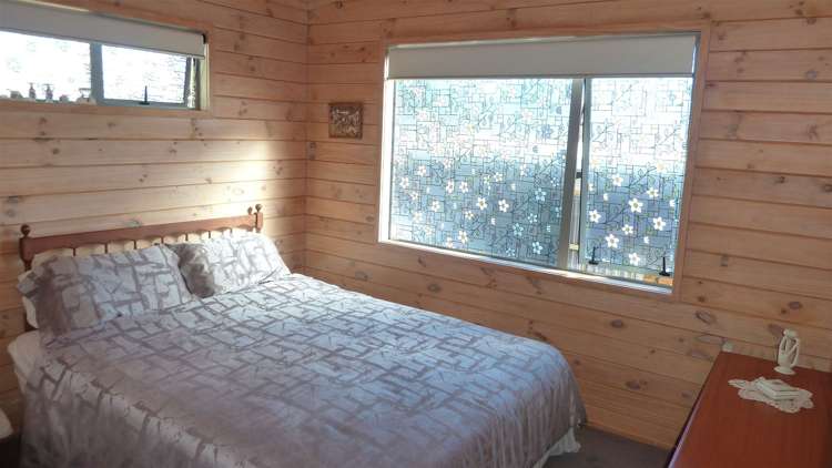 403 Fergusson Drive Thames_10