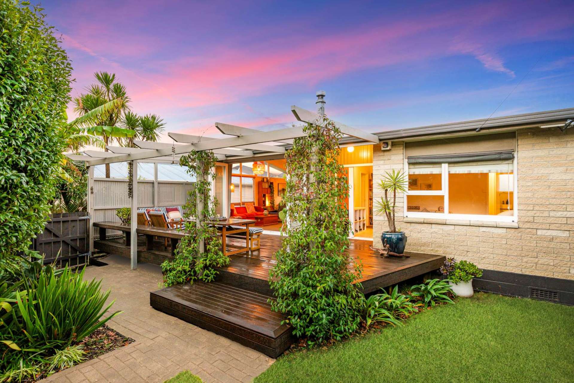 1 Dawnhaven Drive Te Atatu Peninsula_0