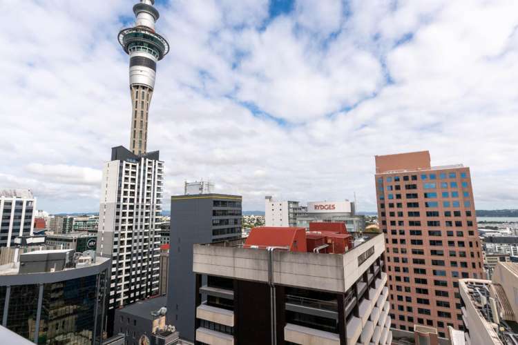 2102/74 Albert Street 10015_5