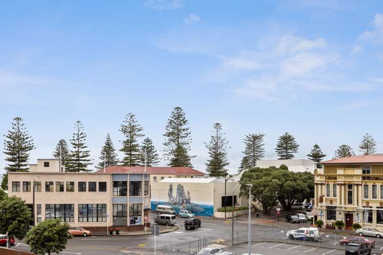 2d/3 Shakespeare Road Napier South_0