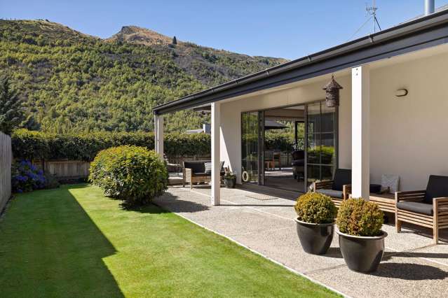 Family home, reserve edge