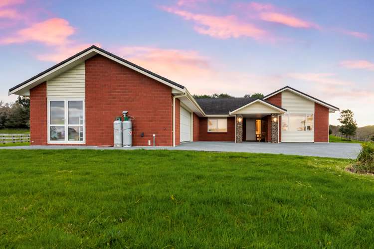 1526a Weranui Road Wainui_26