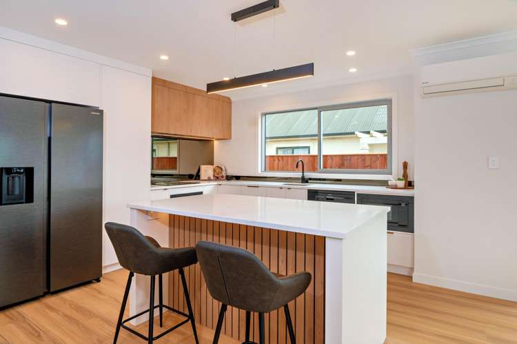 5 and 6/11 Landing Road Whakatane_1