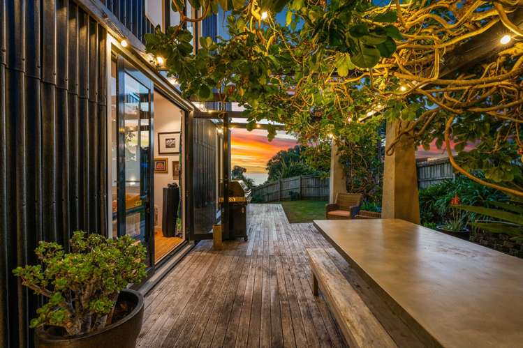 2 Ngatira Road Muriwai_34
