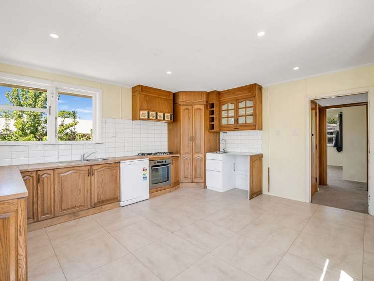 15 Kennard Crescent Karitane_5