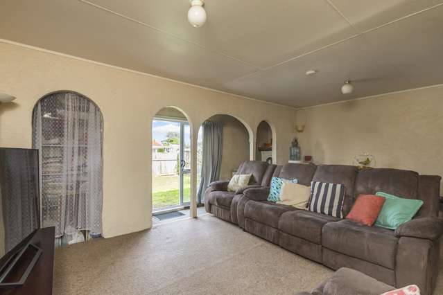 2/3 Thorn Place Papatoetoe_4