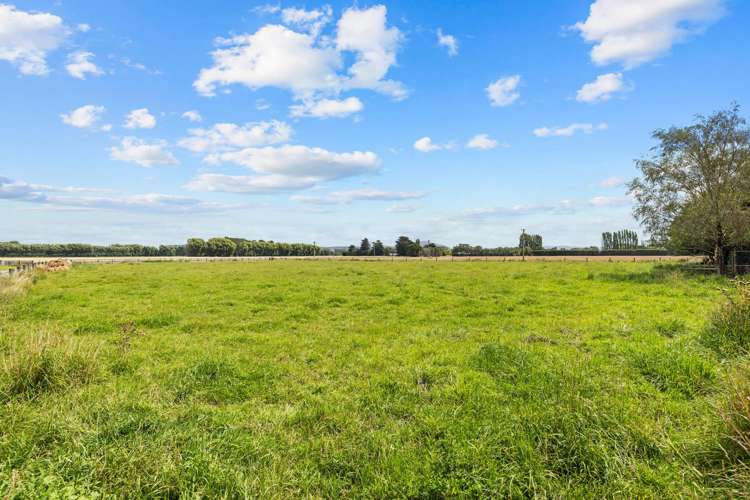 1649 Main North Road Sefton_32