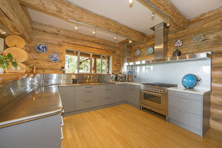 847 West Coast Road Oratia_12