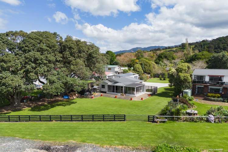 1804 East Coast Road Whakatiwai_1