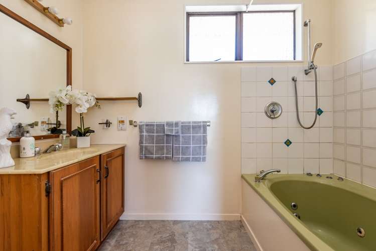 90 Tweed Road Papakowhai_18