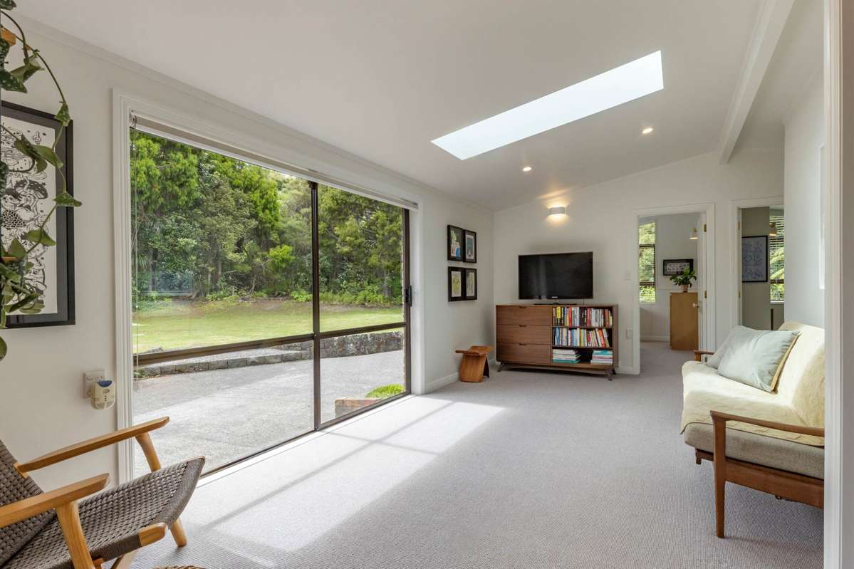 256 Piha Road_4