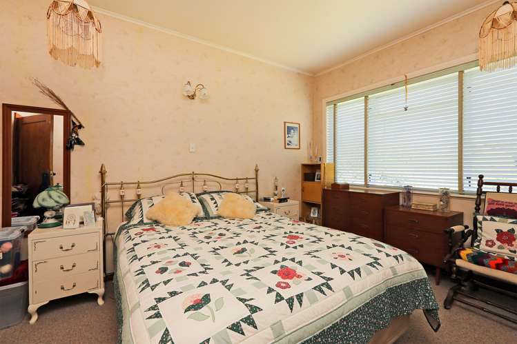 406 Willowpark Road South Akina_5