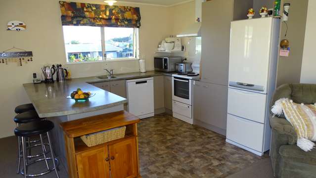 23 Matakane Street Waitarere Beach_4