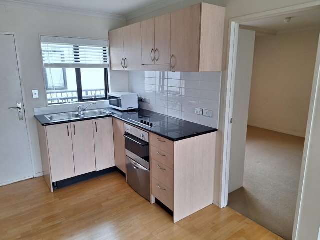 QA705/176 Broadway 1734_4