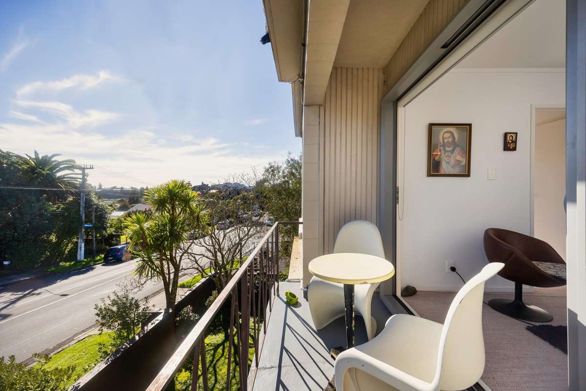 6/8 Western Springs Road_1
