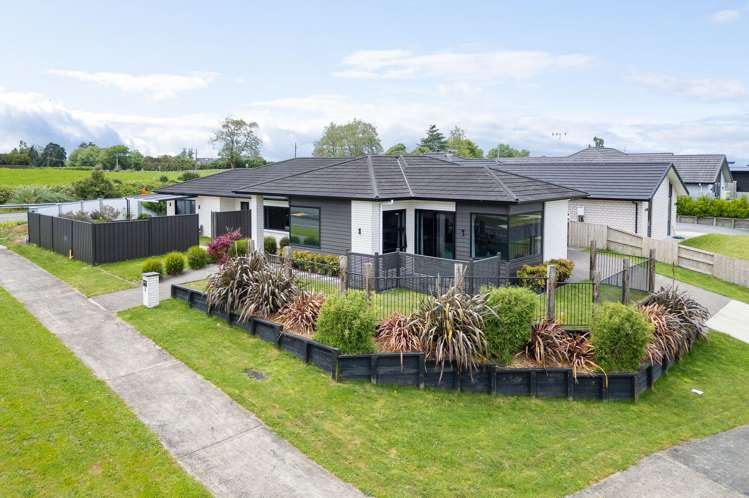 1 Waireka Road Rototuna North_24