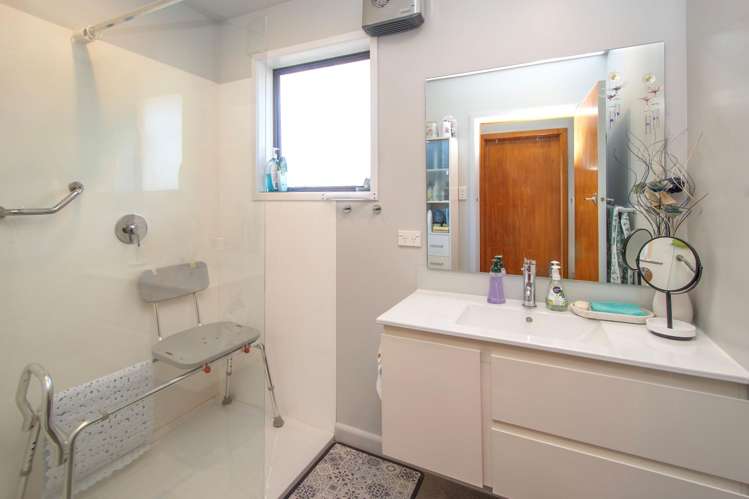 83 Vancouver Crescent Wainoni_8