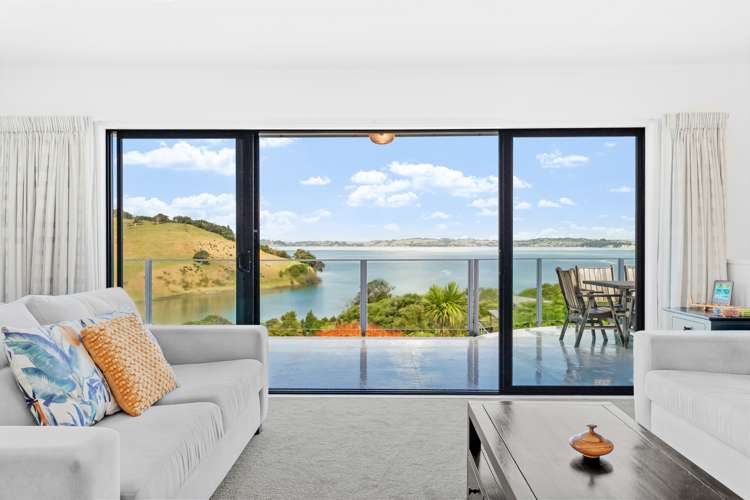 4 Kookaburra Drive Campbells Beach_13