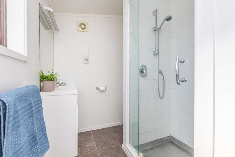 2c Kauri Glen Road Birkenhead_11