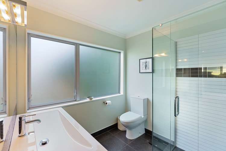 11 Pharazyn Avenue Waikanae Beach_10