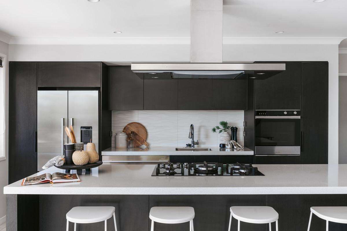 266 Lakes Boulevard_2